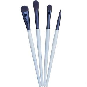 Smoke Show Smokey Eye Brush By Quo Beauty